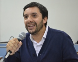 Director Dr. Leonardo Gonzalez